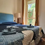 Scarlet Flower - Maggiore Apartment Meina
