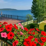 Scarlet Flower - Maggiore