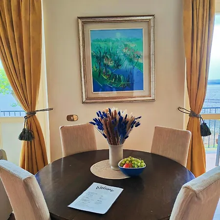 Lägenhet Scarlet Flower - Maggiore