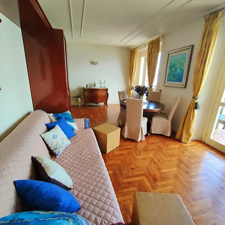 Scarlet Flower - Maggiore Apartmán *