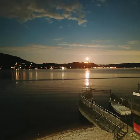 Scarlet Flower - Maggiore Appartement Meina