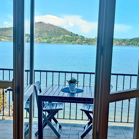 Scarlet Flower - Maggiore * Meina