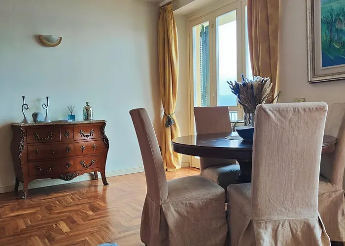 Scarlet Flower - Maggiore 아파트