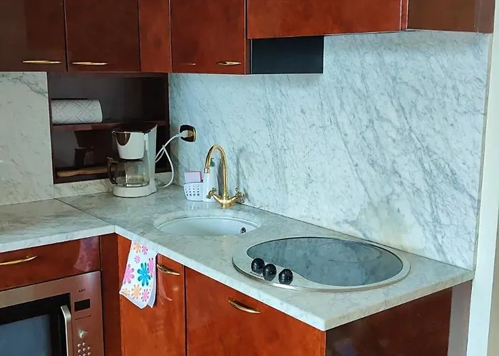 Scarlet Flower - Maggiore * Meina