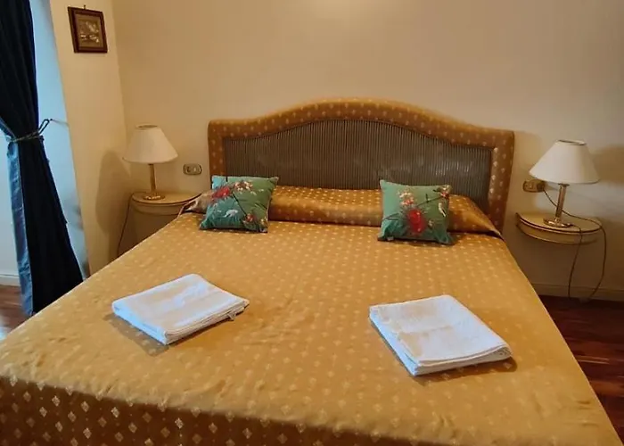 Scarlet Flower - Maggiore 메이나